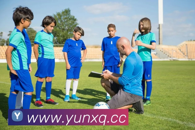 库里领衔勇士现役名单出炉 新赛季轮换与争冠看点并存